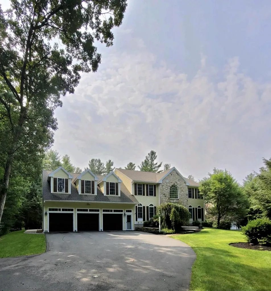 4 Collins Brook Road Windham NH 03087