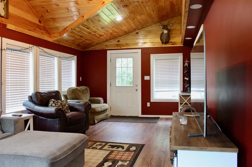 280 Thompson Road Pittsfield NH 03263