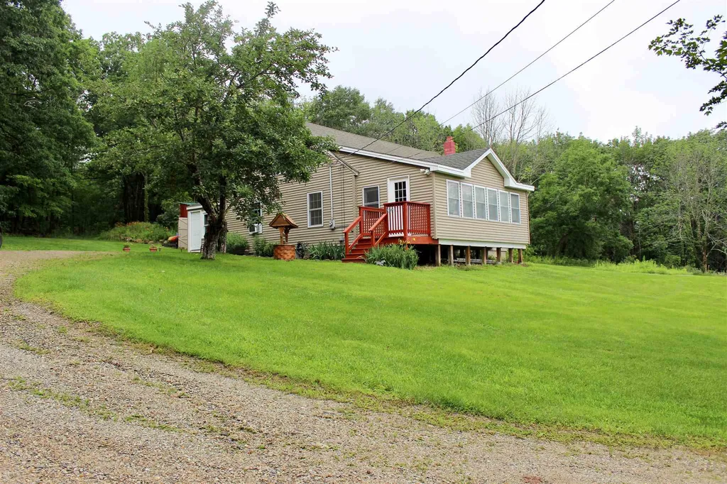 280 Thompson Road Pittsfield NH 03263