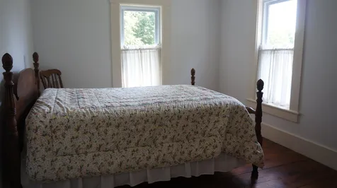 52 Hall Avenue Henniker NH 03242