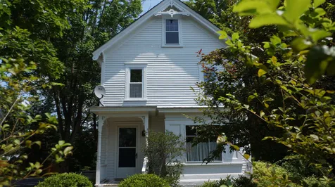 52 Hall Avenue Henniker NH 03242