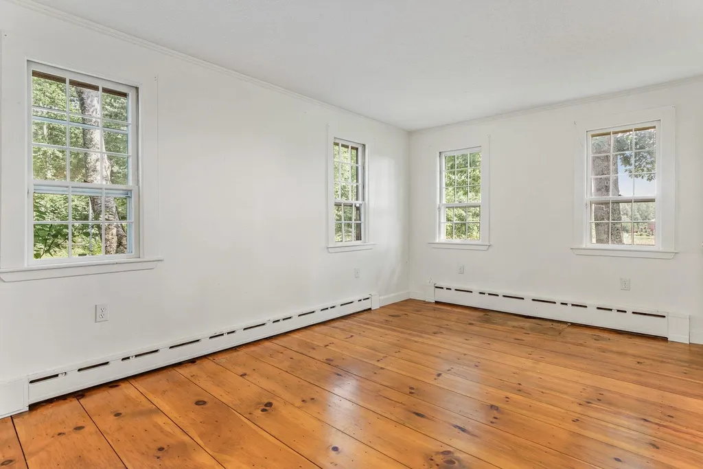 101 Roberts Road Rollinsford NH 03869