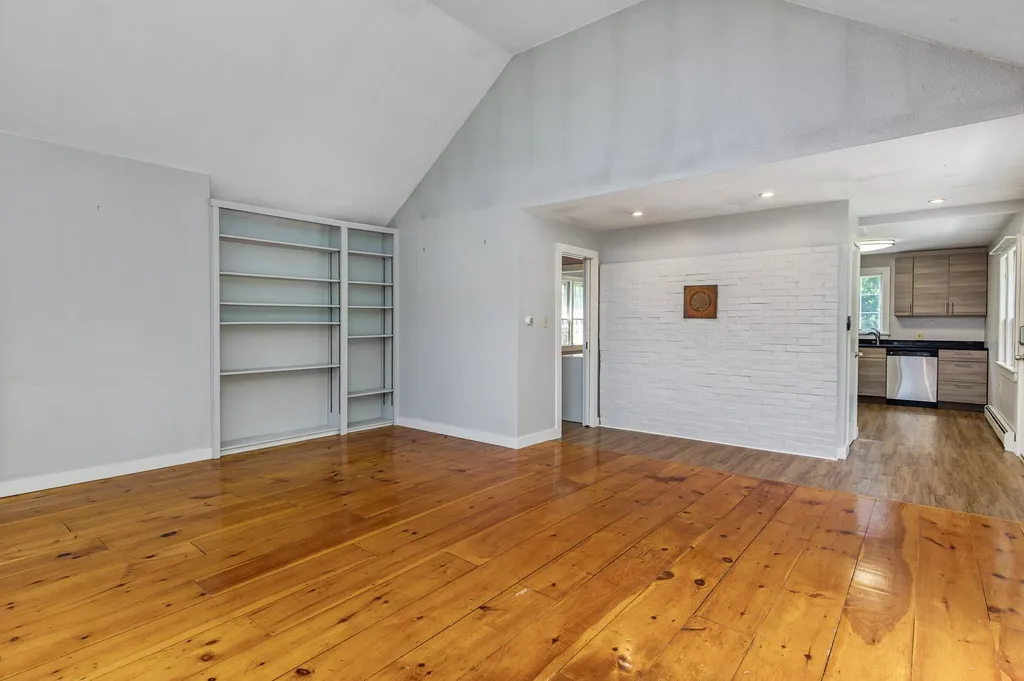 101 Roberts Road Rollinsford NH 03869