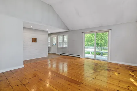 101 Roberts Road Rollinsford NH 03869