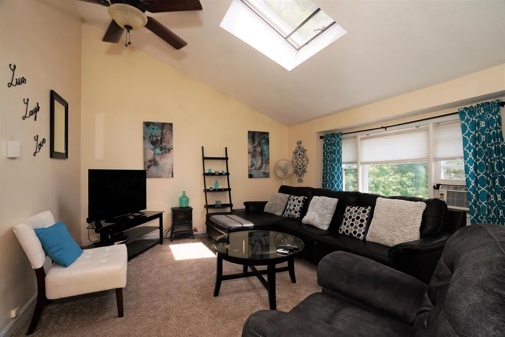 12r Lancelot Drive Derry NH 03038