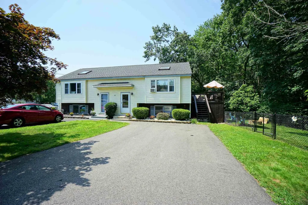 12r Lancelot Drive Derry NH 03038