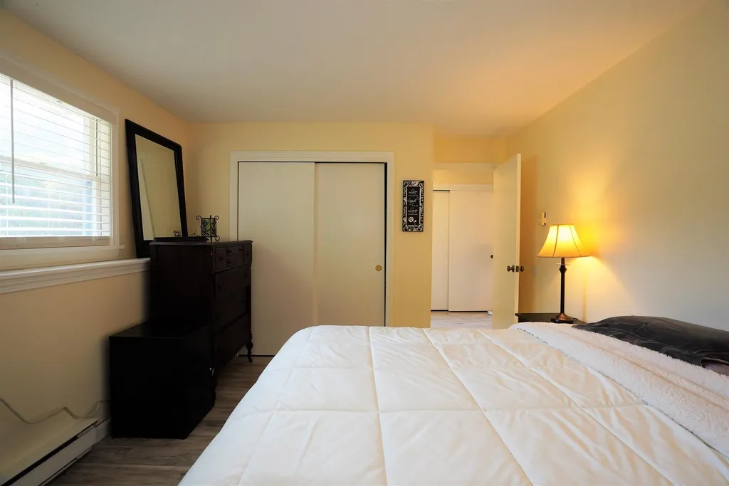 12r Lancelot Drive Derry NH 03038