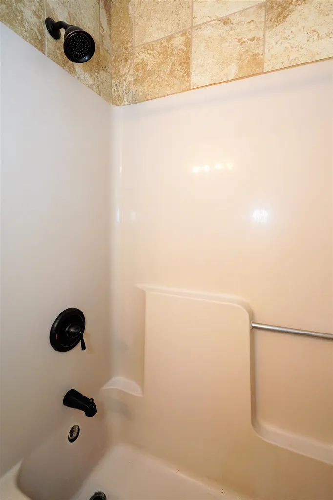 12r Lancelot Drive Derry NH 03038