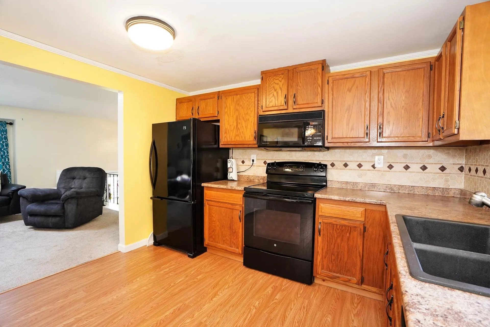 12r Lancelot Drive Derry NH 03038