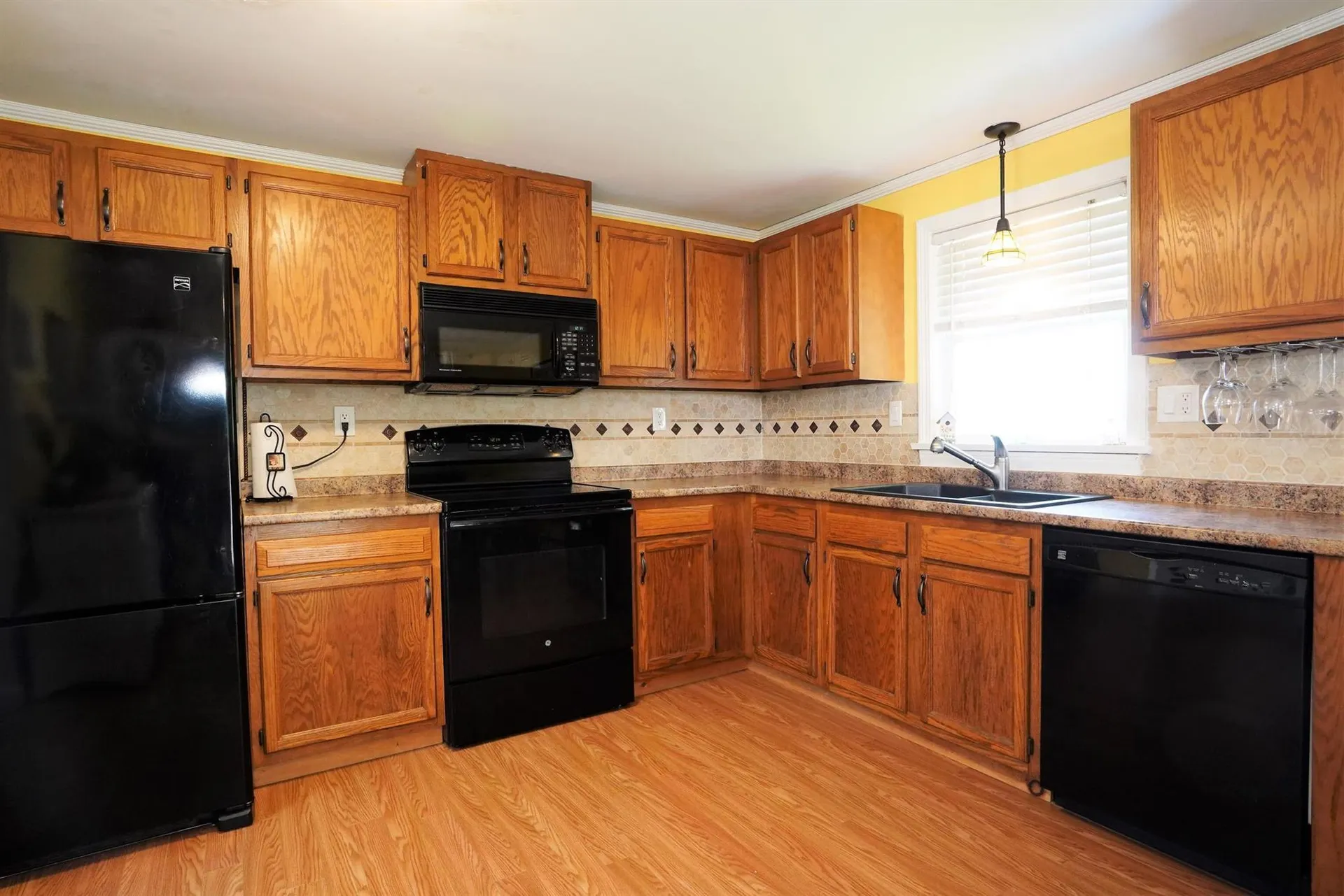 12r Lancelot Drive Derry NH 03038
