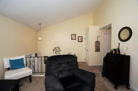 12r Lancelot Drive Derry NH 03038