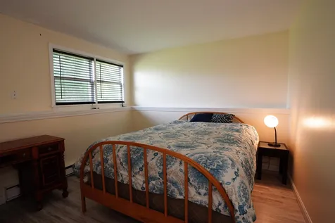 12r Lancelot Drive Derry NH 03038