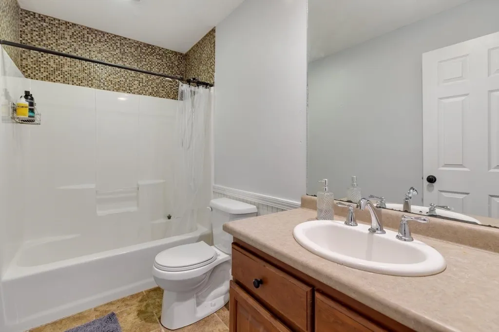 67 Robbe Farm Road Peterborough NH 03458