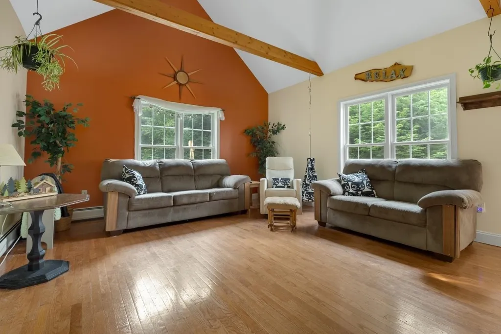 9 Robbe Farm Road Peterborough NH 03458