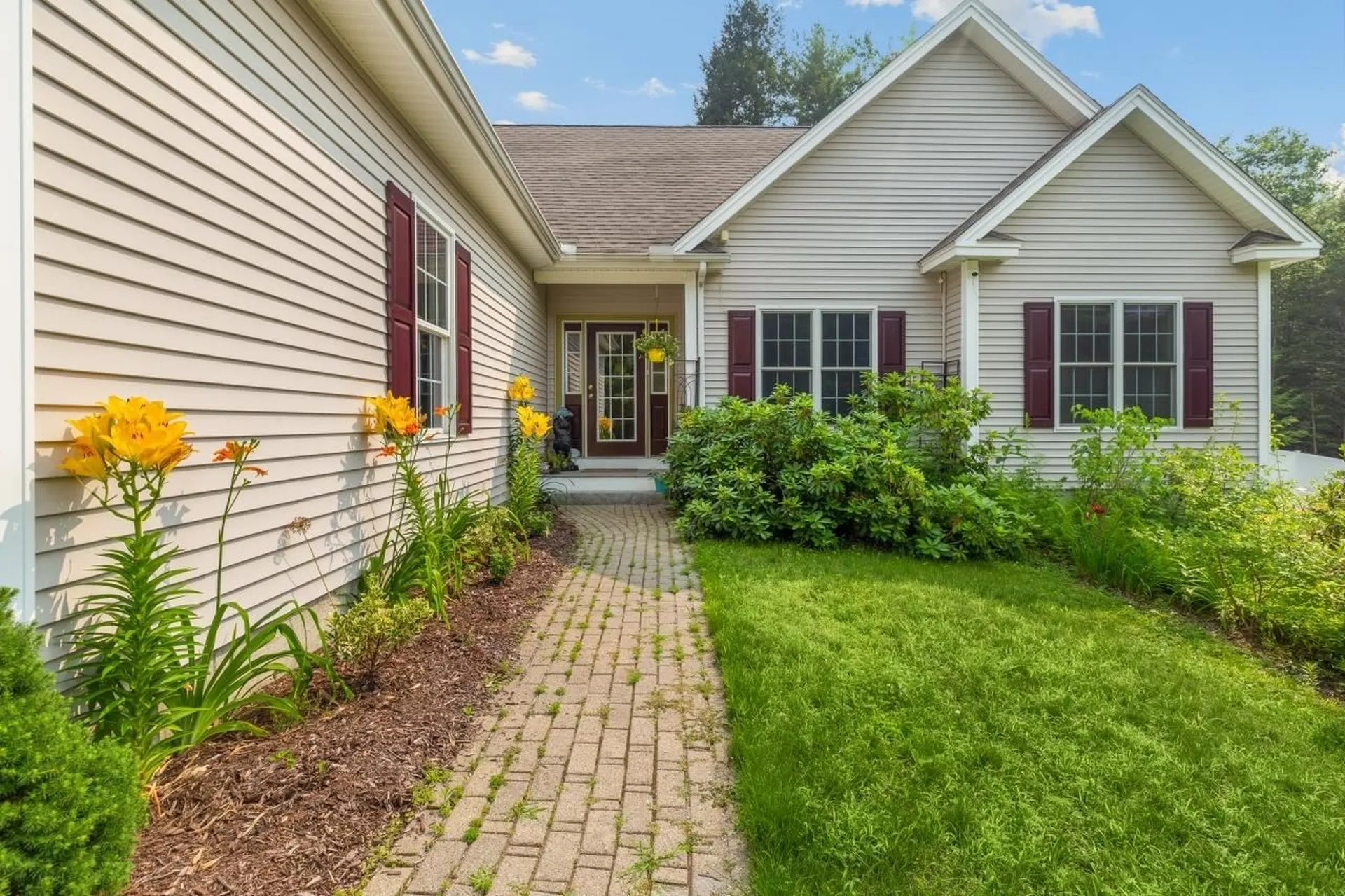 9 Robbe Farm Road Peterborough NH 03458