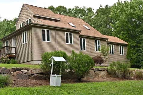 15 Hoyt Road Goffstown NH 03045