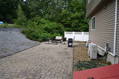 15 Hoyt Road Goffstown NH 03045