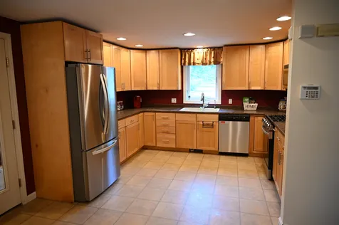 15 Hoyt Road Goffstown NH 03045
