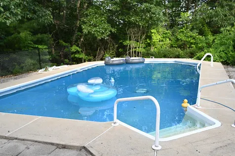 15 Hoyt Road Goffstown NH 03045