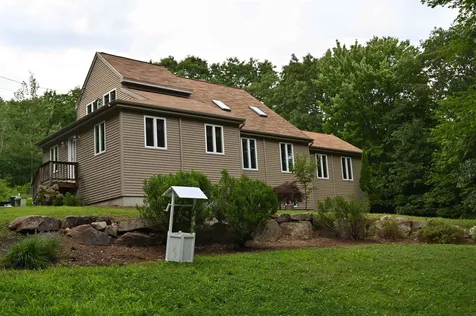 15 Hoyt Road Goffstown NH 03045