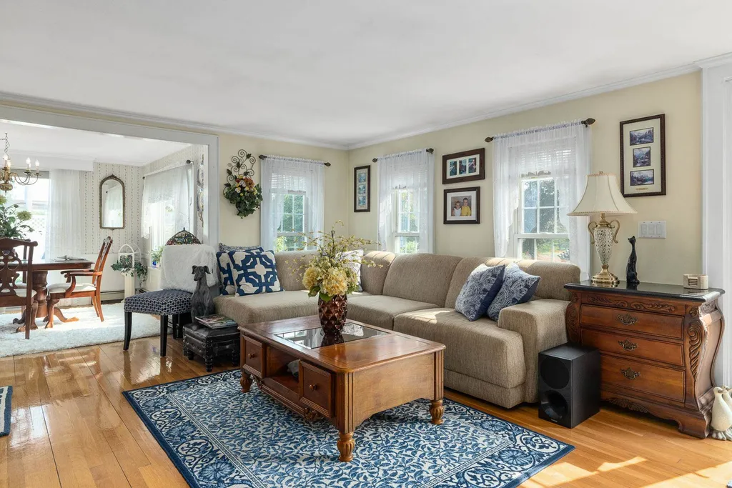 617 Woodbury Avenue Portsmouth NH 03801