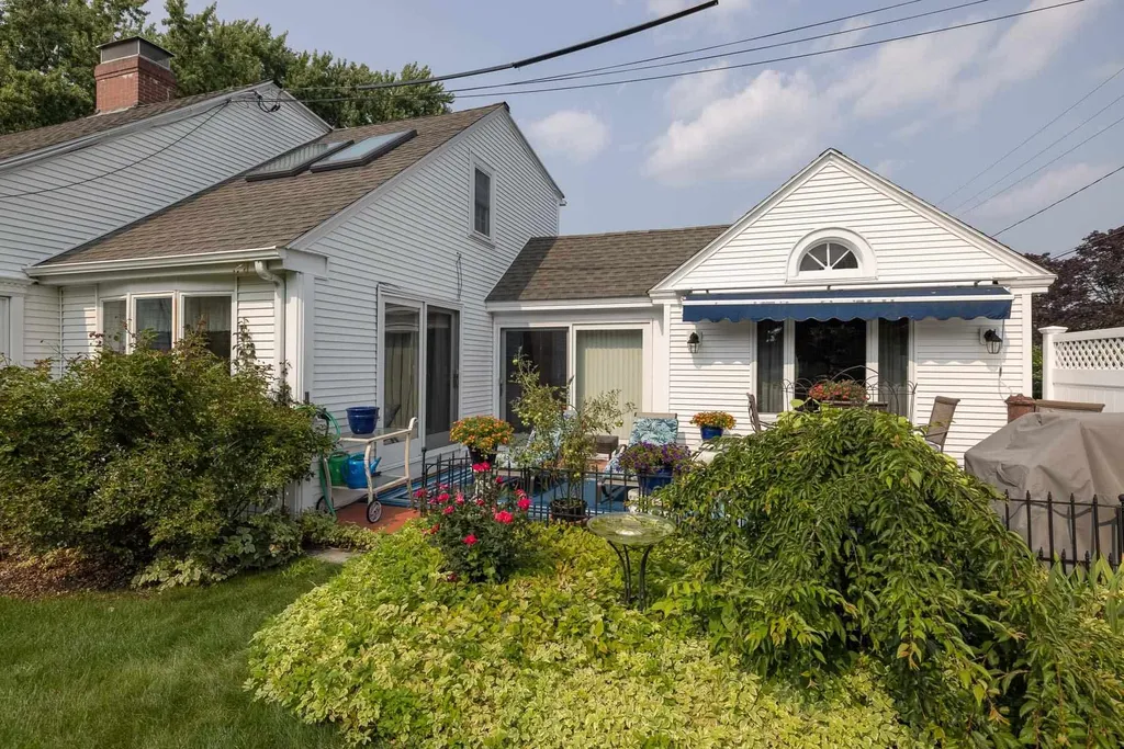 617 Woodbury Avenue Portsmouth NH 03801