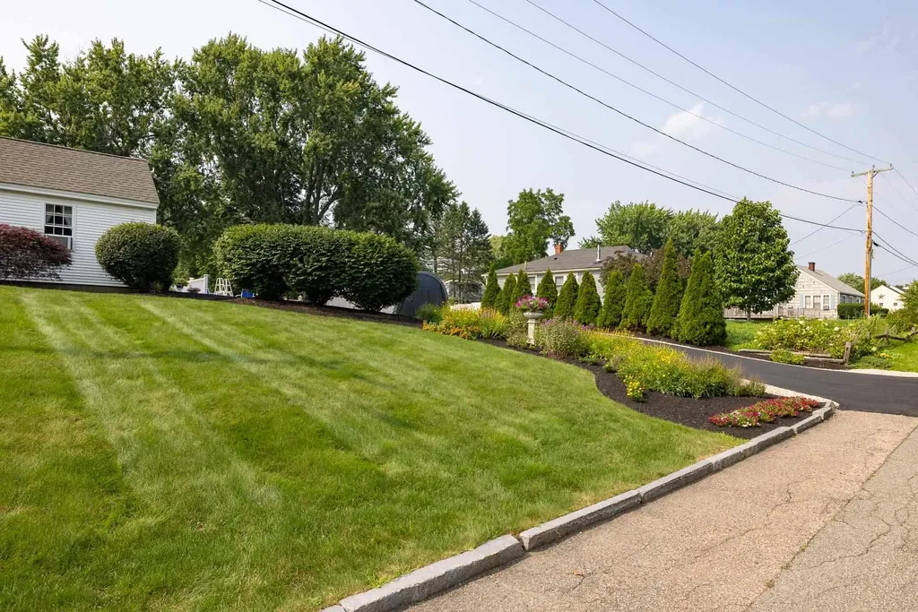 617 Woodbury Avenue Portsmouth NH 03801