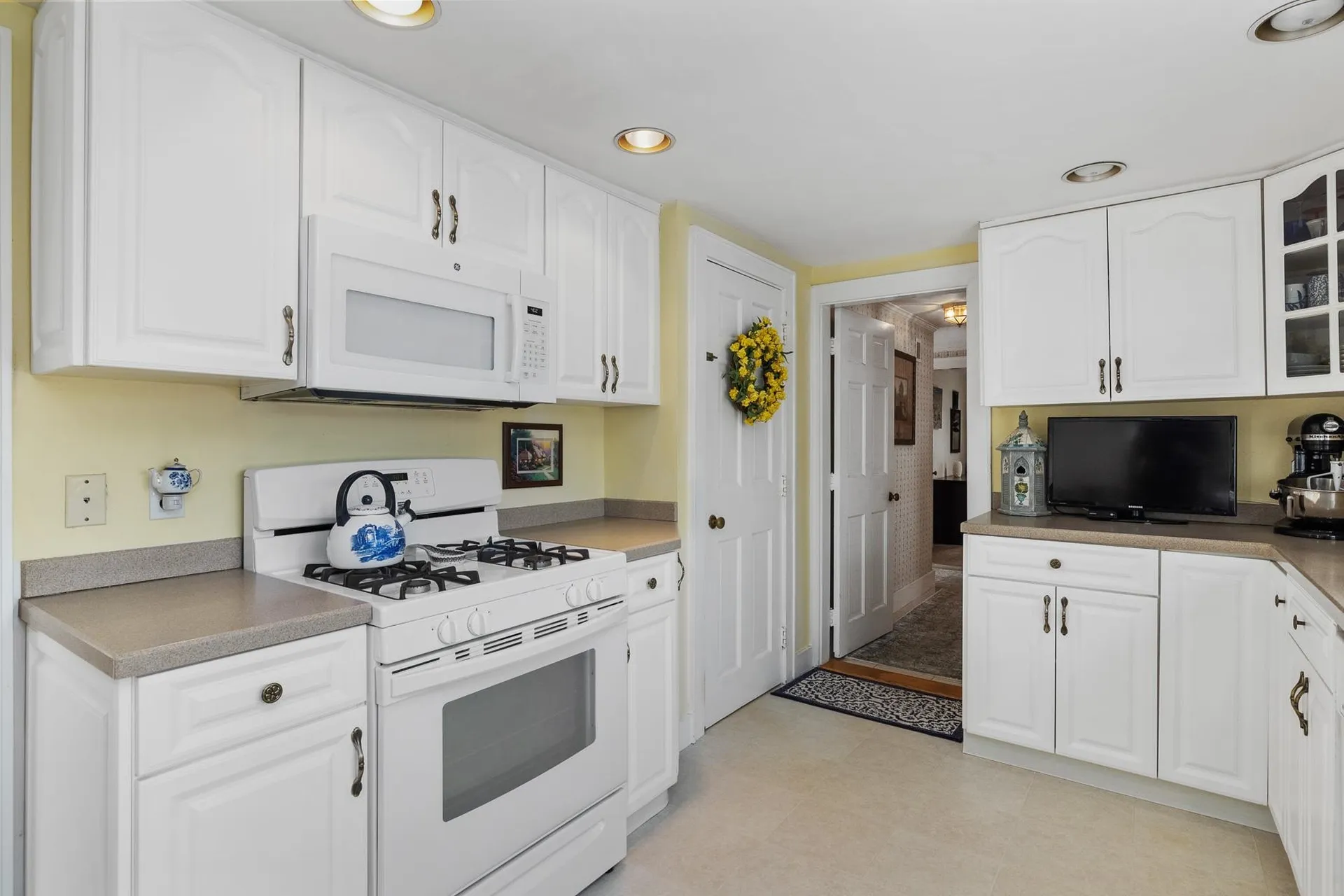 617 Woodbury Avenue Portsmouth NH 03801