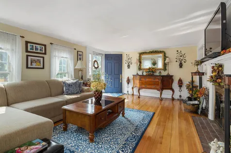 617 Woodbury Avenue Portsmouth NH 03801