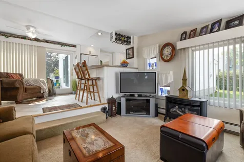 617 Woodbury Avenue Portsmouth NH 03801