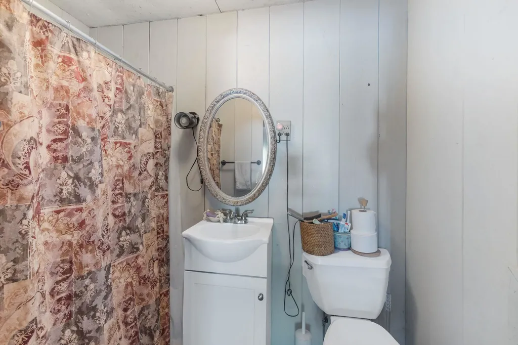 15 Middle Road Tuftonboro NH 03894