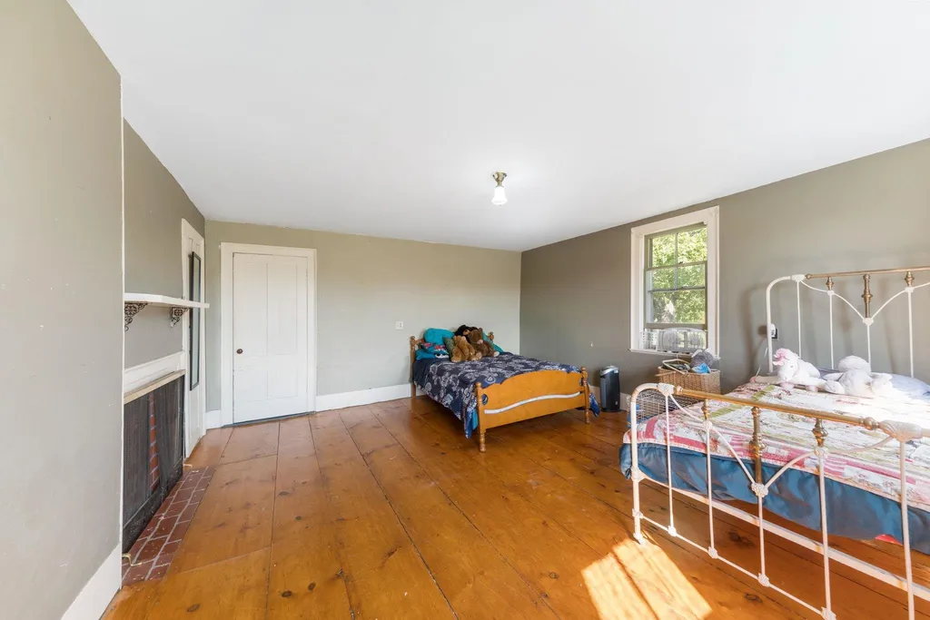 15 Middle Road Tuftonboro NH 03894