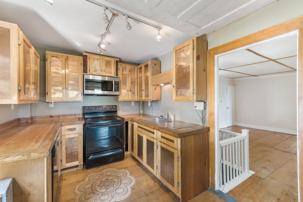 15 Middle Road Tuftonboro NH 03894