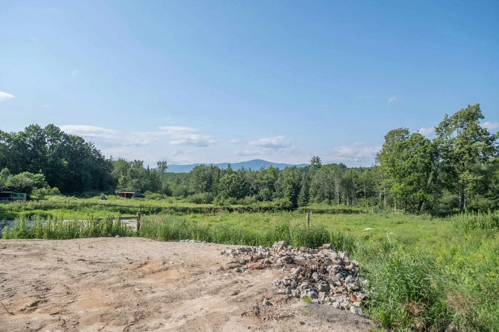 15 Middle Road Tuftonboro NH 03894