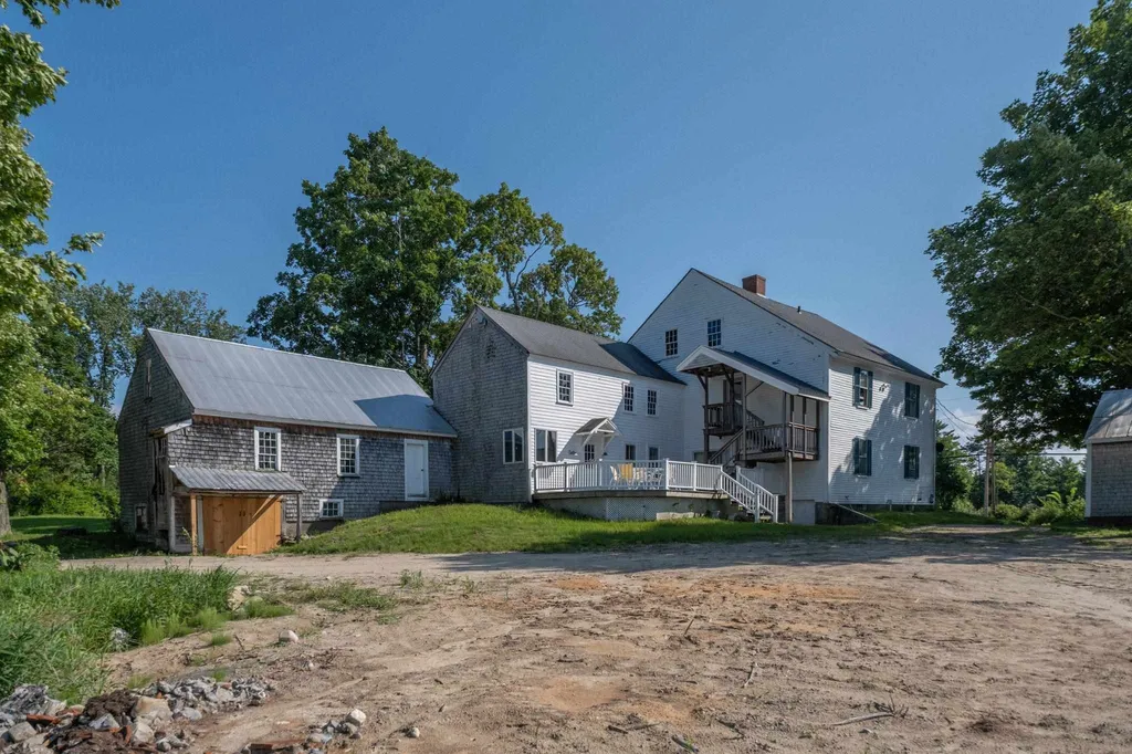15 Middle Road Tuftonboro NH 03894