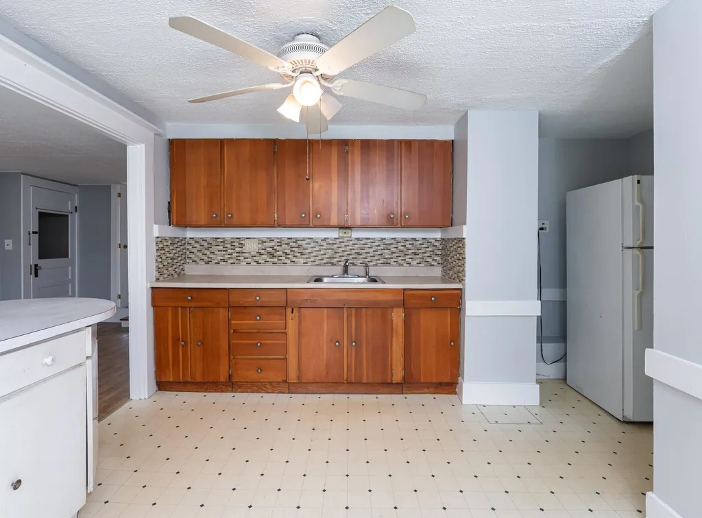 17 Norton Street Nashua NH 03064