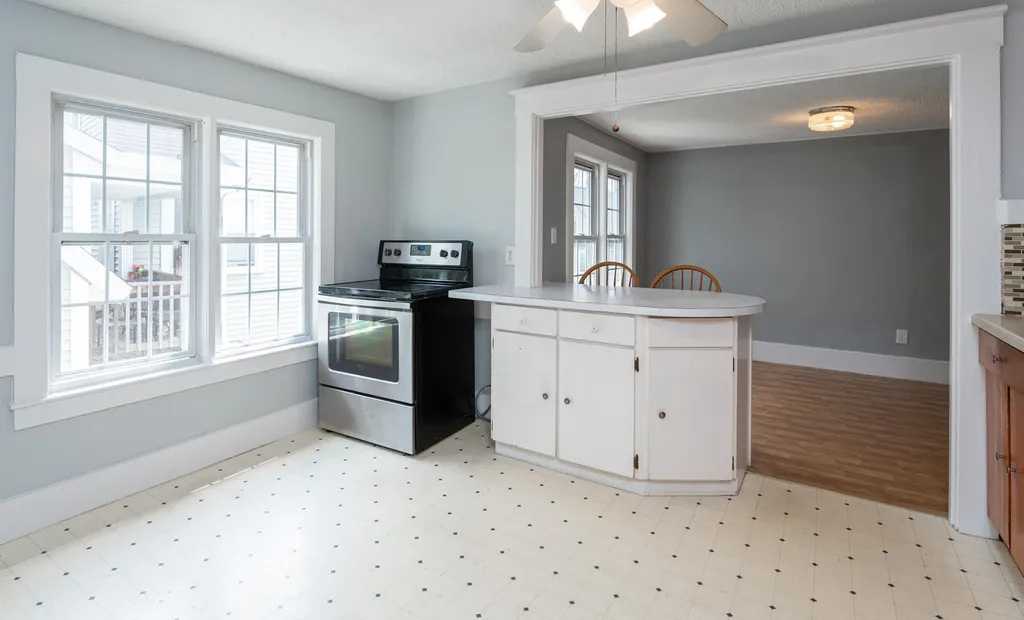 17 Norton Street Nashua NH 03064