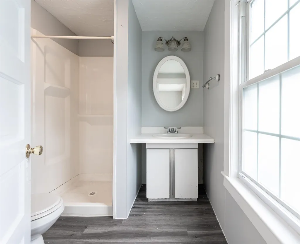 17 Norton Street Nashua NH 03064