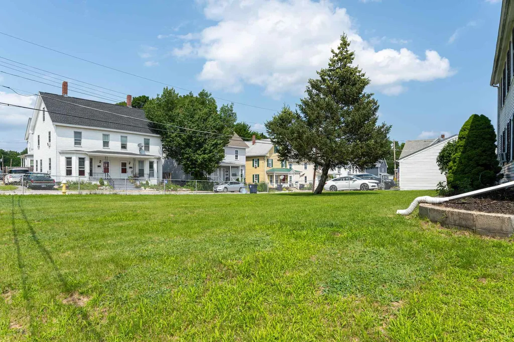 17 Norton Street Nashua NH 03064