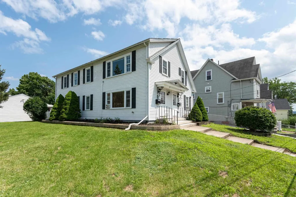 17 Norton Street Nashua NH 03064
