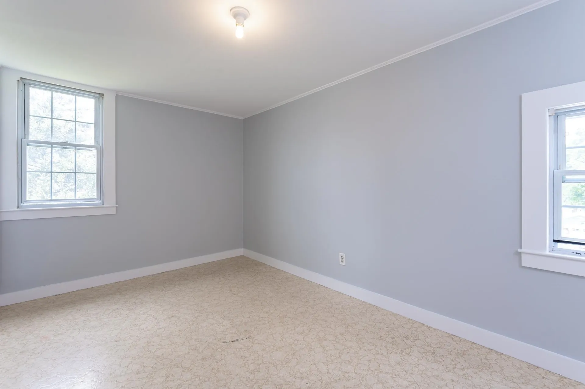 17 Norton Street Nashua NH 03064