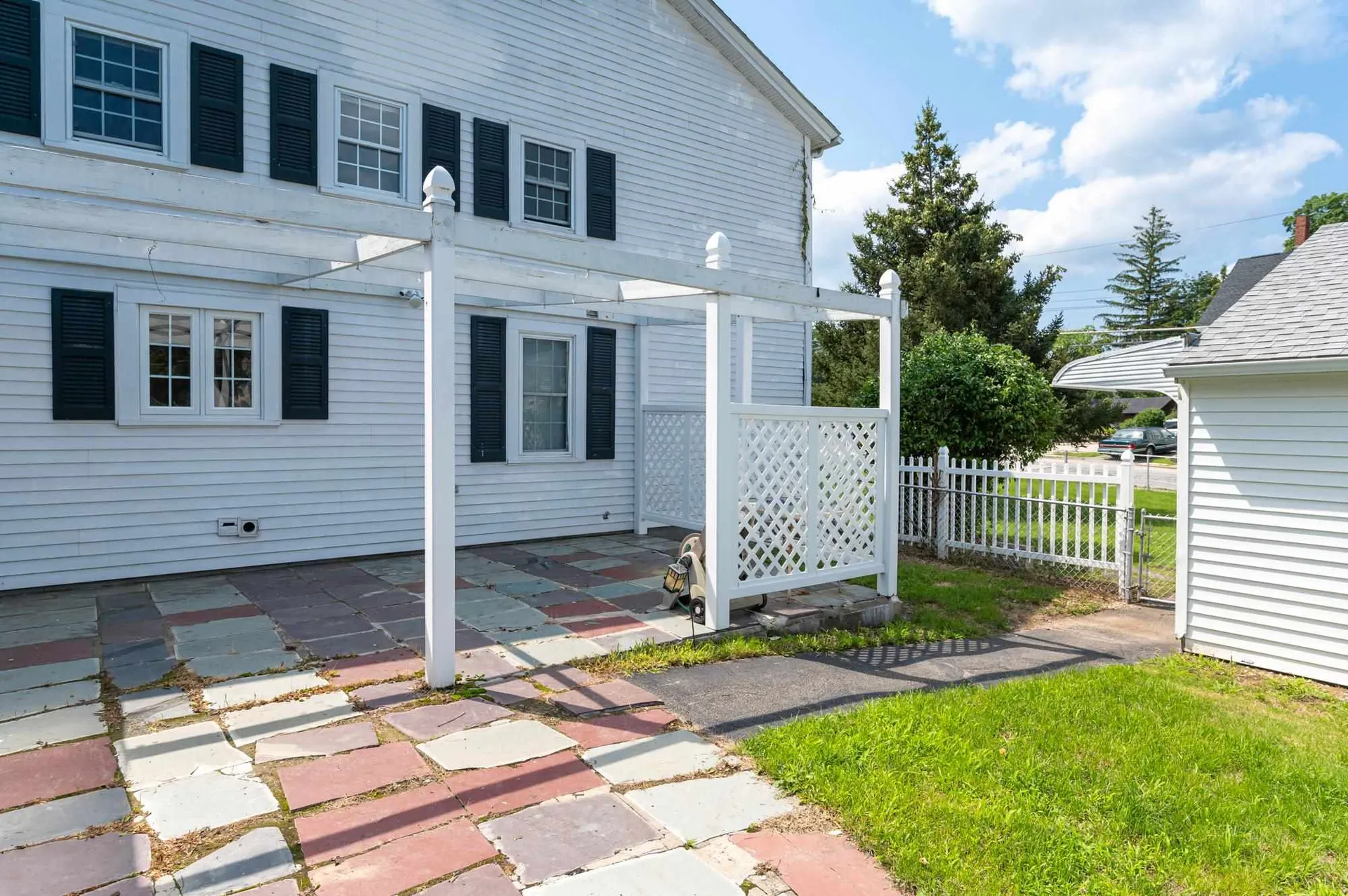 17 Norton Street Nashua NH 03064