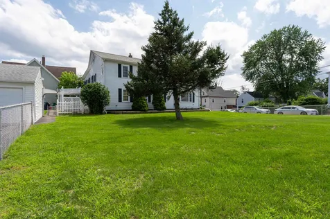 17 Norton Street Nashua NH 03064