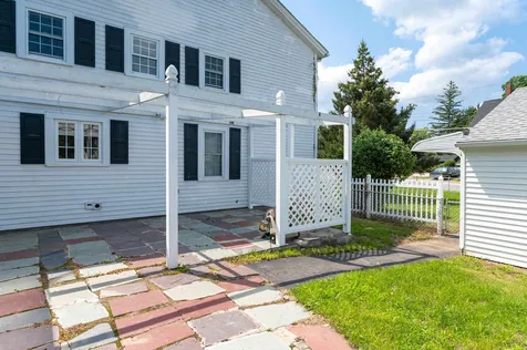 17 Norton Street Nashua NH 03064