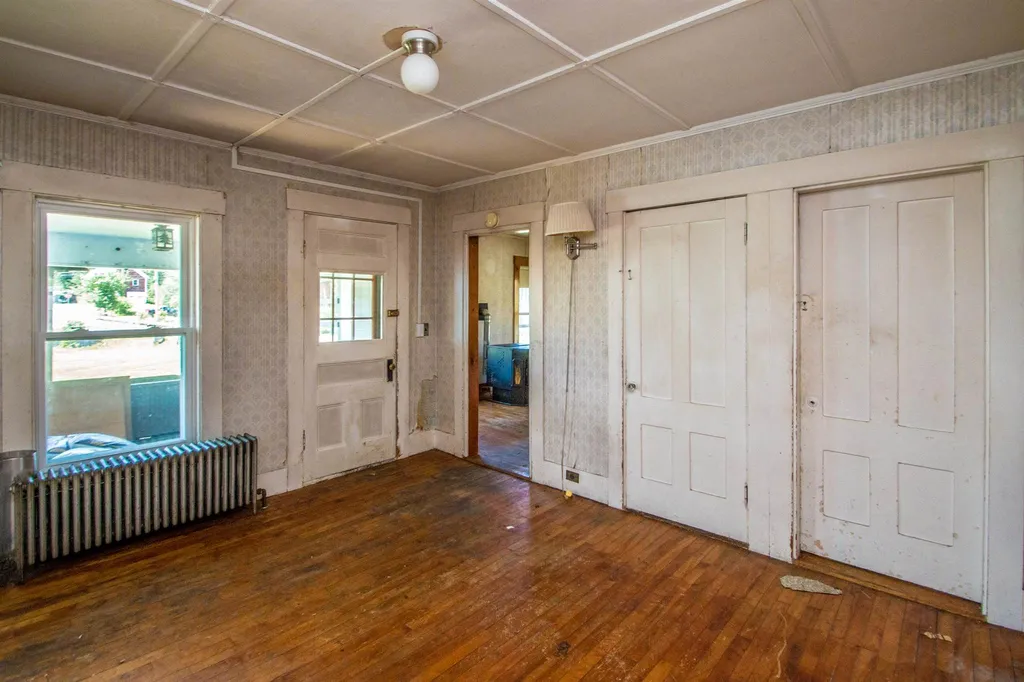9 Garland Road Lancaster NH 03584