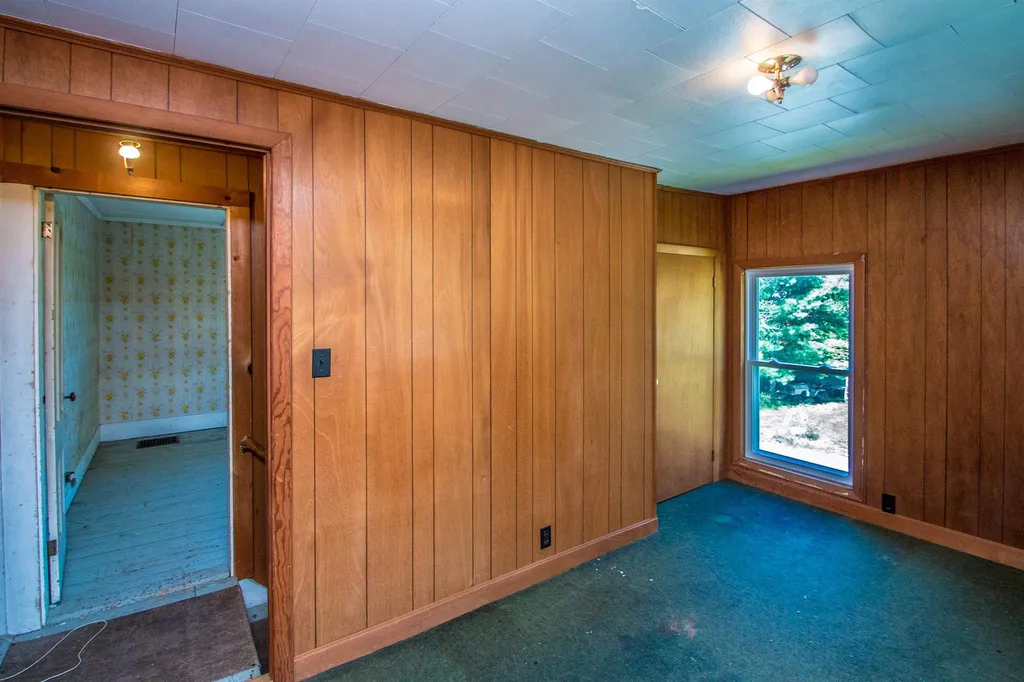 9 Garland Road Lancaster NH 03584