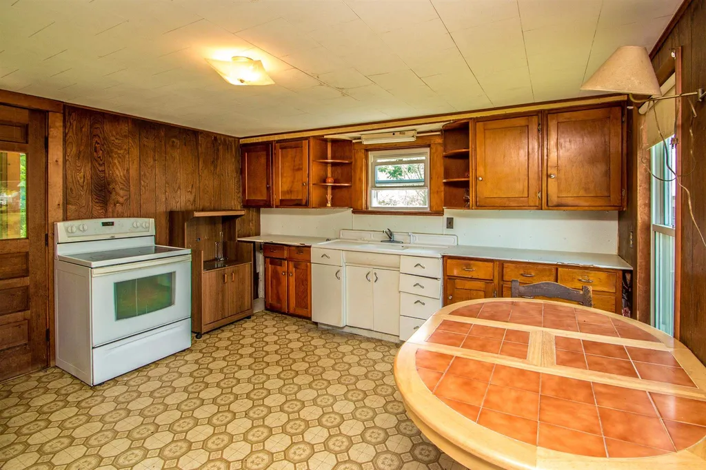 9 Garland Road Lancaster NH 03584