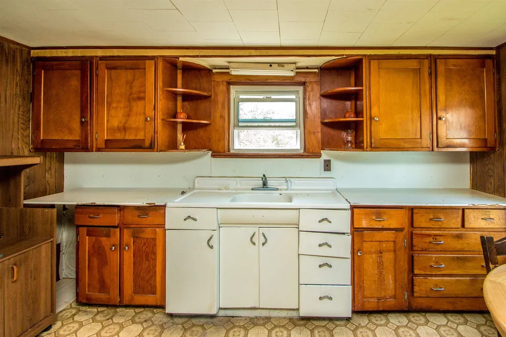 9 Garland Road Lancaster NH 03584