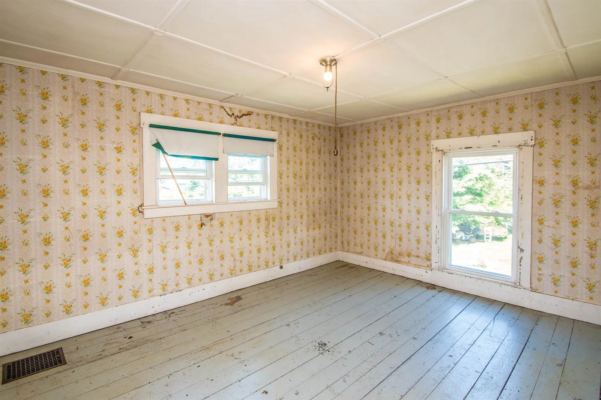 9 Garland Road Lancaster NH 03584