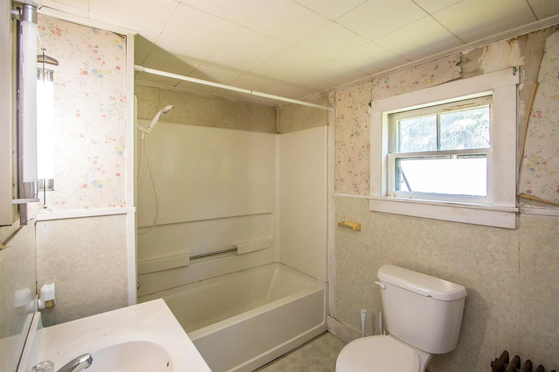 9 Garland Road Lancaster NH 03584
